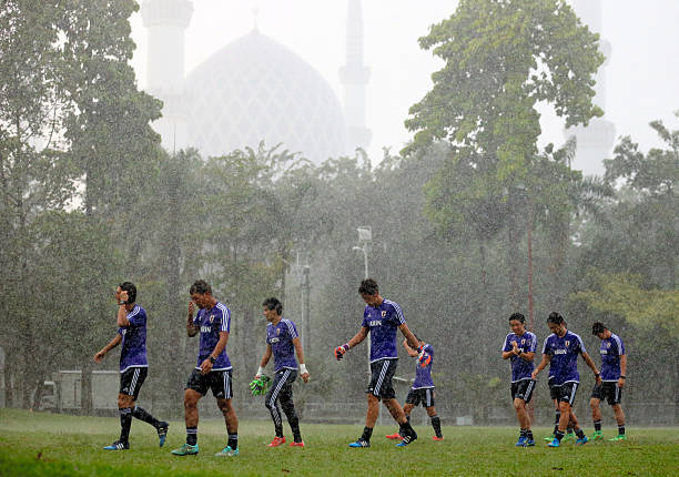 今晚足球赛看点：哪支球队更有冠军相？