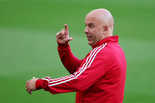 皇家足球队背后的故事：王室赞助与足球历史的交织