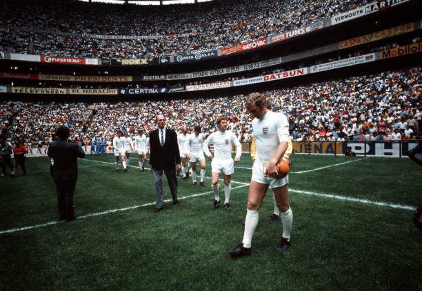 单刀球中的决策科学：射门还是过掉门将？