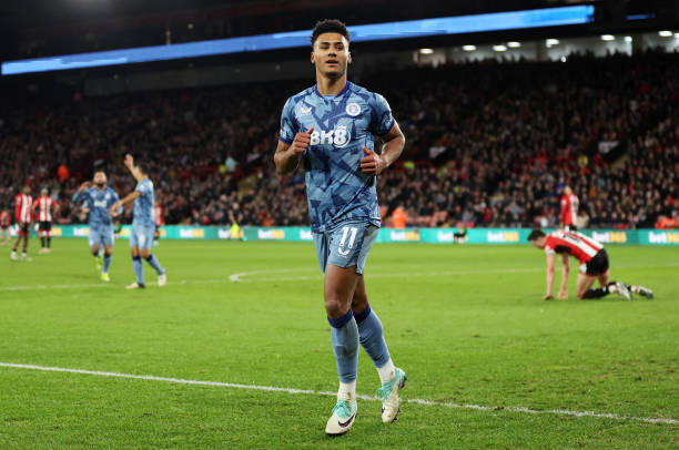 日本门将嗑瓜子被罚?真相令人大跌眼镜