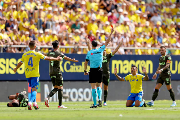 2003年国足高光时刻：友谊赛0-0逼平世界冠军巴西