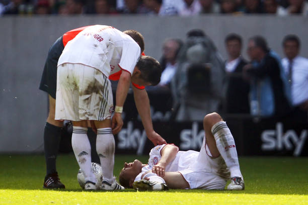 如何通过手机版德国足球网站购买国家队及德甲球票？