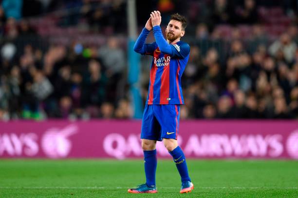 从阿贾克斯到AC米兰:范巴斯滕的辉煌生涯回顾