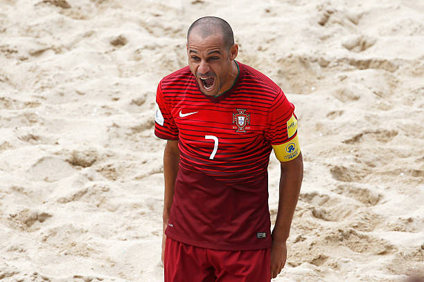 冷门频出！德甲保级队爆冷逼平卫冕冠军