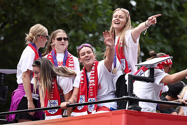 足球场建设周期详解:影响工期的关键因素有哪些?