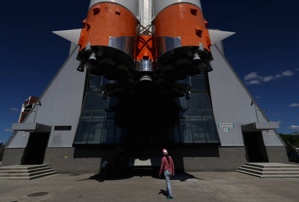 从英超到欧冠:0405赛季阿森纳双线作战的挑战与成就