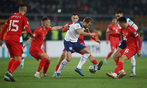 （详细分解发力部位，提供系统性的训练思路）