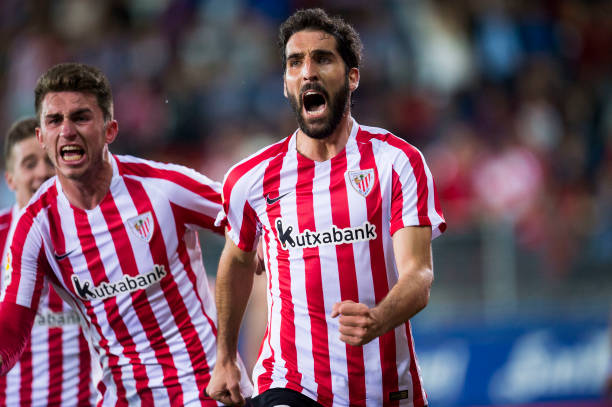 欧冠荣耀：梅西与C罗的冠军之路