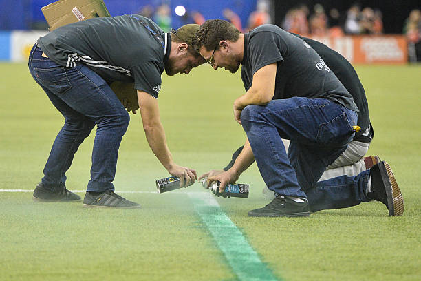 巅峰对决!C罗梅西欧冠决赛交锋,谁捧起大耳朵杯?