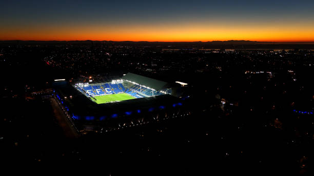 告别“恒大”!广州队更名引发球迷热议