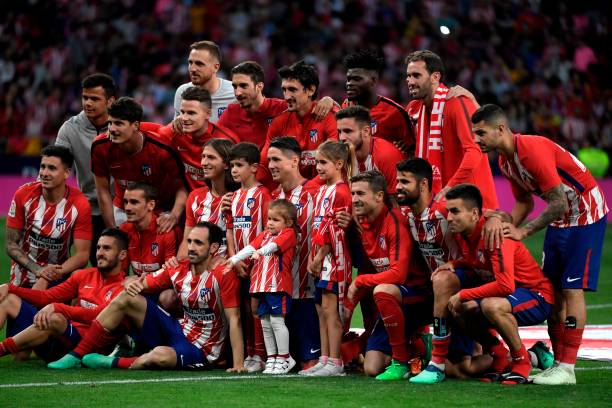 西甲争冠关键战：巴萨2-2皇马，国家德比平局收场