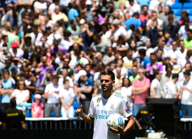 欧冠赞助商啤酒：绿茵场上的激情催化剂