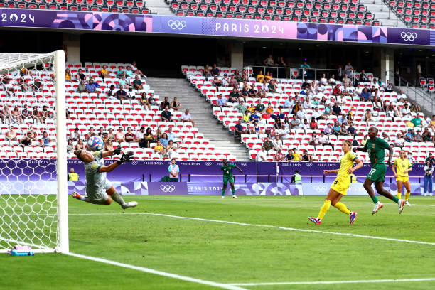 从草皮到边线:国际标准足球场地的尺寸与布局