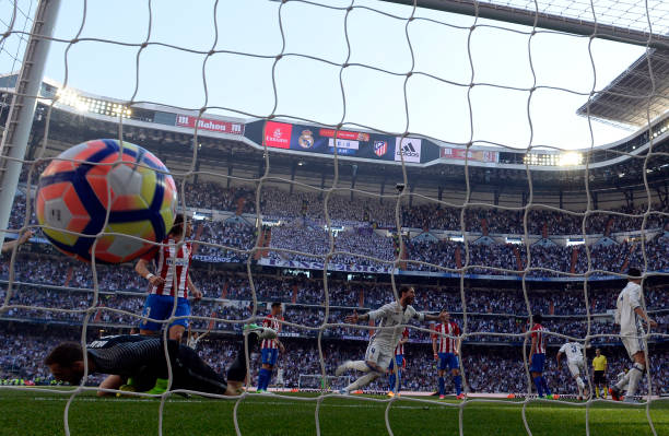 欧冠豪门对决：巴黎三叉戟能否攻破曼城稳固防线？