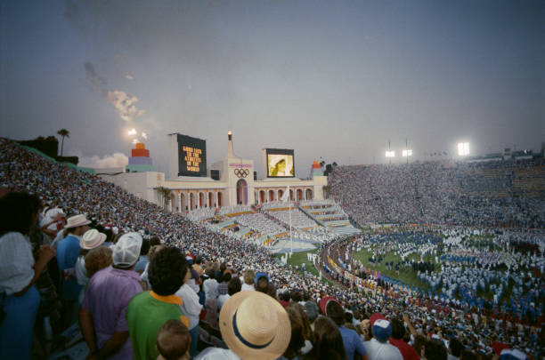 奥运男篮半决赛：强强对话，谁能晋级决赛？