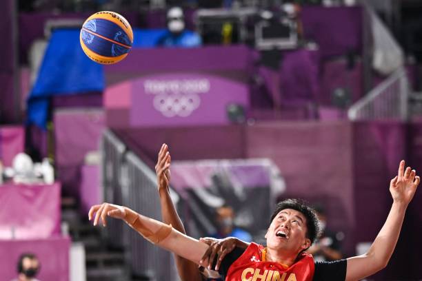 王者对决：回顾2021奥运会乒乓球男单决赛精彩瞬间