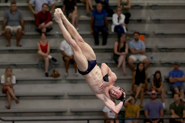 胡麟鹏跳高比赛慢动作解析，技术细节一览无余