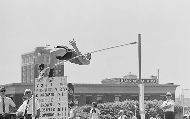 博尔特100米步数统计:从起跑到冲刺的每一步