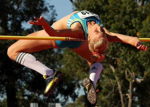 伏明霞与老公合影流出,幸福家庭引关注