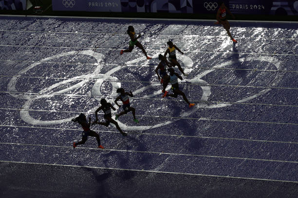 吴敏霞微博直播被质疑造假,真相究竟如何?