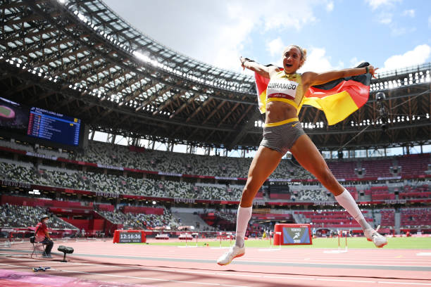 宁泽涛罕见私人照片流出,网友热议其低调生活风格!