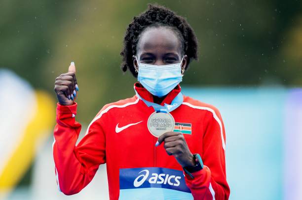 吴敏霞退役后，中国跳水女队谁将接棒领军？