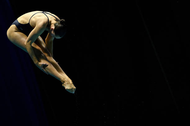 伏明霞的职业生涯与个人生活全解析