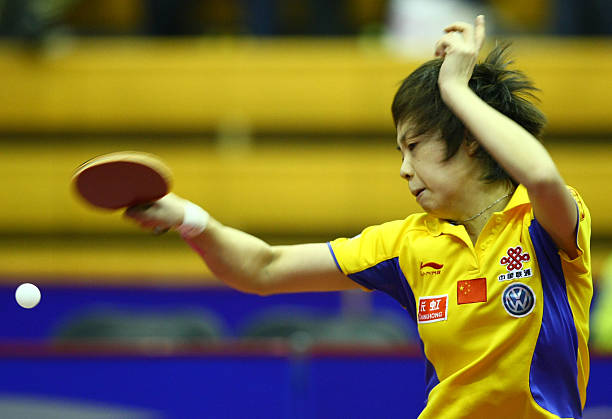 乒乓球新手必看:发球时如何避免手部遮挡犯规?