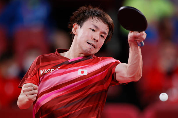 樊振东王楚钦闪耀央视晚会，国乒双子星献唱引燃全场