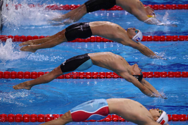 游泳转弯技术细节:慢动作视频教学解析