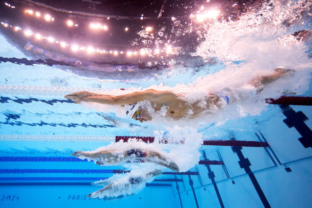 游泳转弯姿势的细节要点：视频慢动作解析