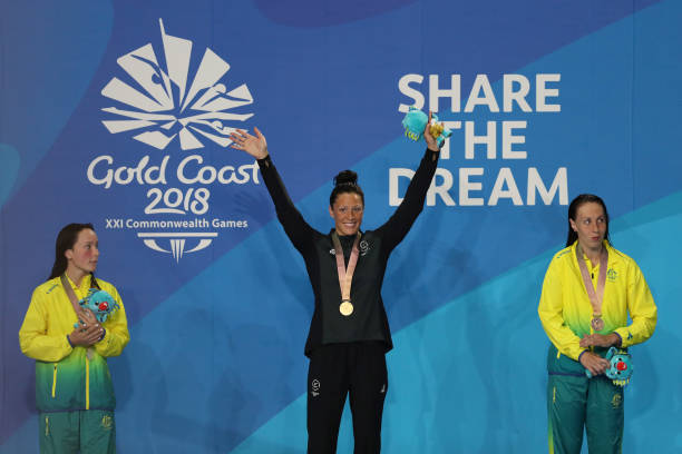 小朋友在游泳池跳水需要满足哪些条件？