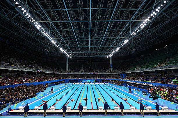 游泳失败名场面:从自信到崩溃只需3秒!