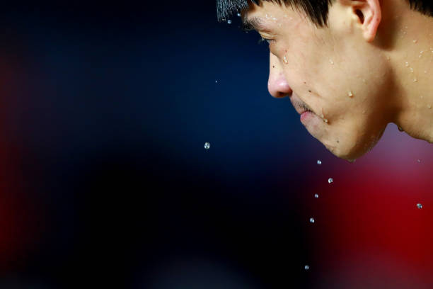 游泳池贴瓷砖面积计算：从测量到预算