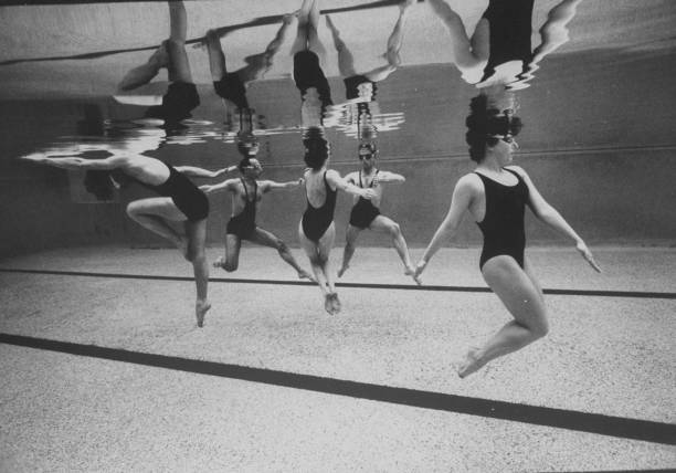 游泳比赛发令声的奥秘:如何正确响应比赛开始的信号?