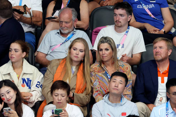 露天游泳馆雨天应急指南:安全第一,游泳无忧