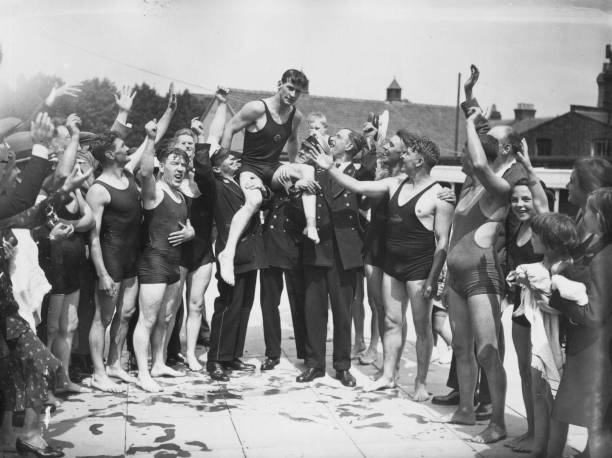 泳冠体育游泳俱乐部:夏季特训班,火热报名中