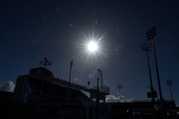 海边游泳是否增加感染新冠风险?专家解读