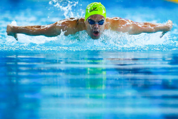 今天游泳比赛,我成功创造了“狗刨式自由泳”新流派