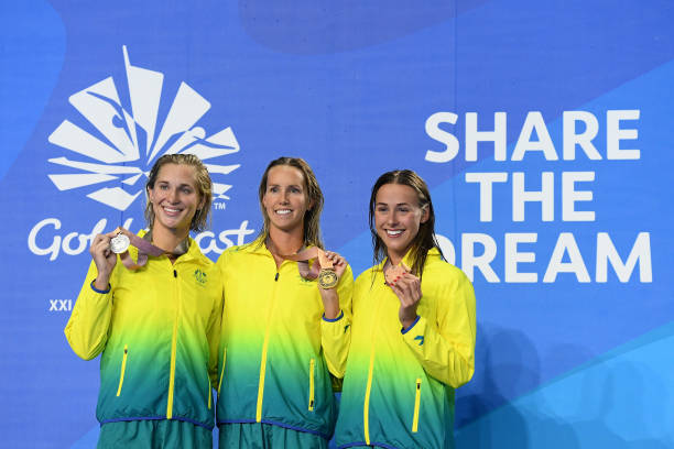 专业游泳运动员教你：如何避免训练时单侧耳朵进水