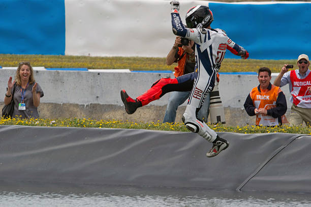 标准泳池的建造与维护：从设计到运营的全流程