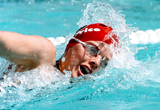 仰泳对核心力量的挑战与潜在风险