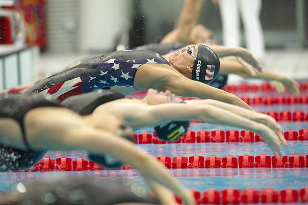 仰泳的美学与技巧：如何欣赏一场精彩的仰泳比赛？