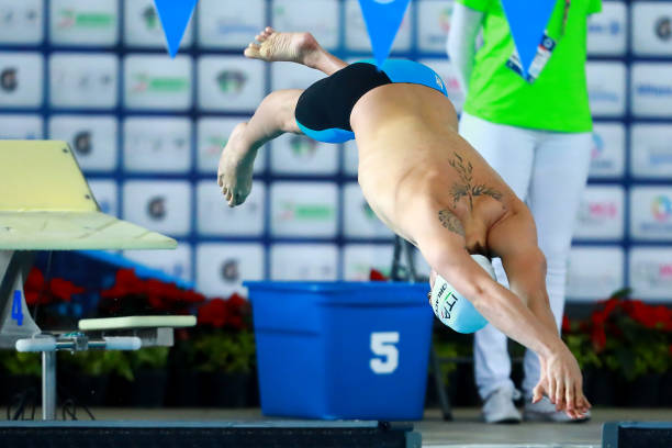 哪些游泳姿势可能加重椎间盘问题?专家解答