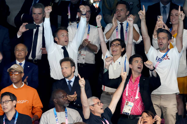 游泳后耳朵进水？跟着视频图解快速解决