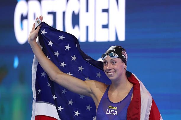 充气游泳圈漂浮机制解析：从日常用品到科学教育