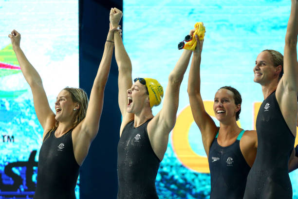 游泳池专用瓷砖价格影响因素：材质、尺寸与品牌的重要性