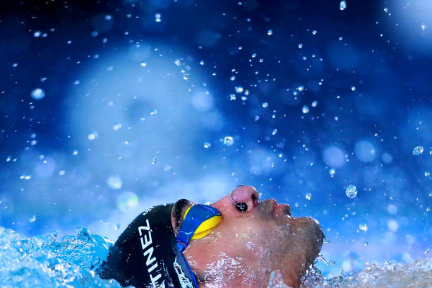 水中拼搏，梦想终将靠岸！