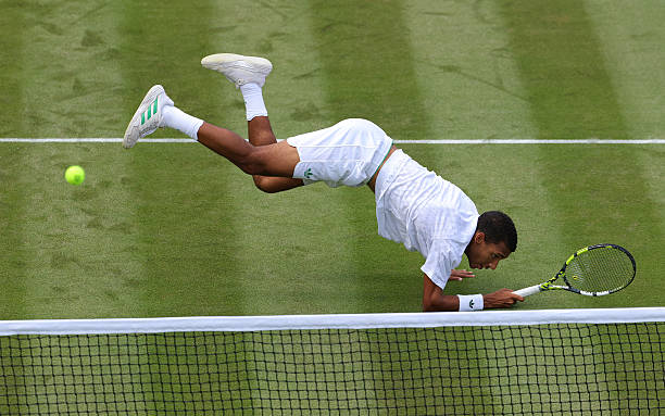 如何通过计分表分析网球比赛的走势