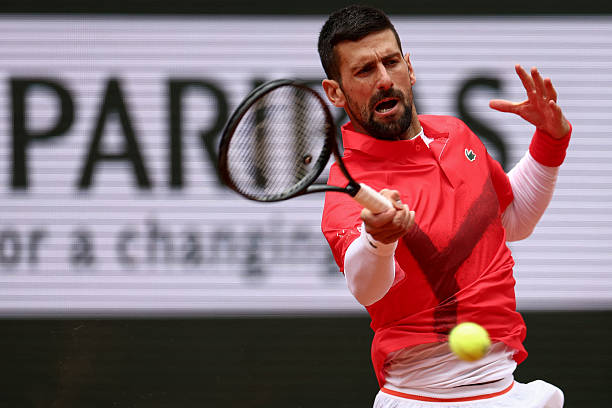 网球发球规则：何时需要在右区发球？